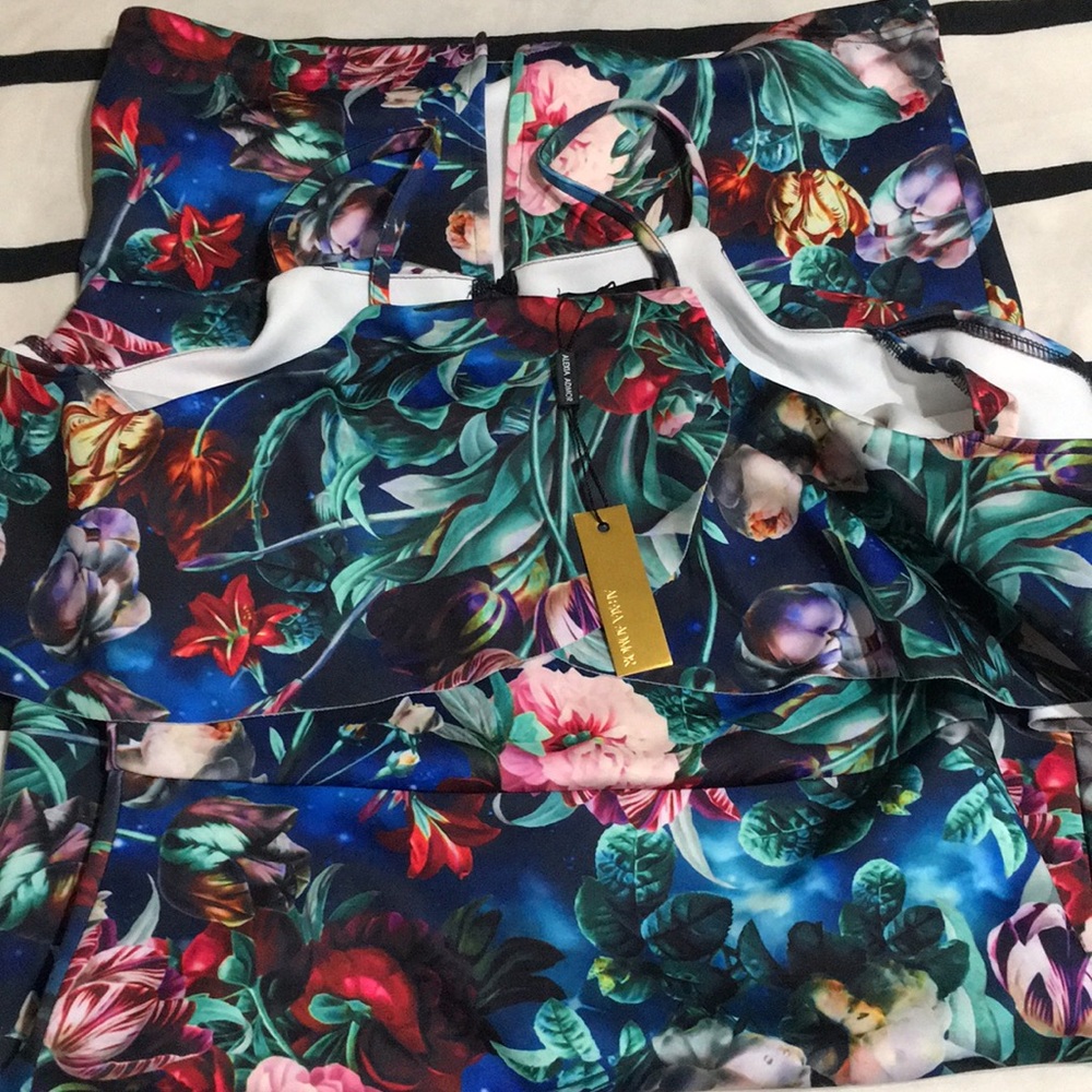 Dress - Picture 6 of 11